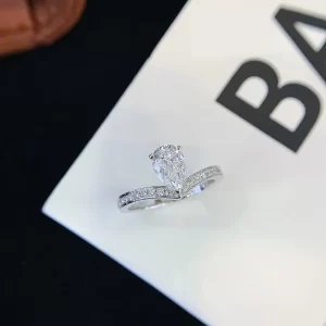 18K Gold Pear-Shaped Lab-Grown Diamond Ring — 1.014 ct — view 1