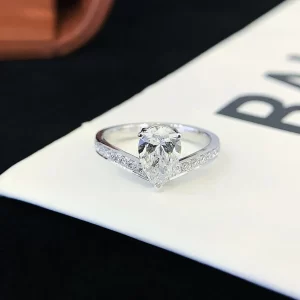 PT950 Platinum Pear-Shaped Lab-Grown Diamond Ring — 1.03 ct — view 1
