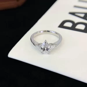 18K Gold Pear-Shaped Lab-Grown Diamond Ring — 1.0 ct — view 1