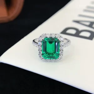 18K Gold Emerald-Cut Ring — 2.9 ct — view 1