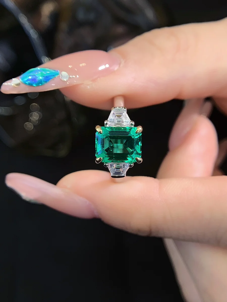 18K Gold Lab-Grown Emerald Ring — 2.1 ct — view 2
