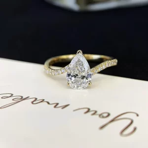 18K Gold Pear-Shaped Lab-Grown Diamond Ring — 1.06 ct — view 1