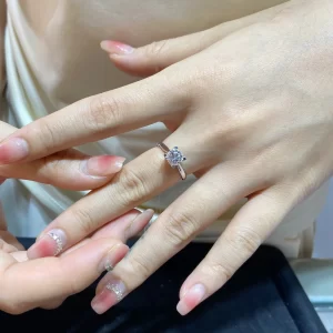 18K Gold Lab-Grown Diamond Ring — 0.905 ct — view 1