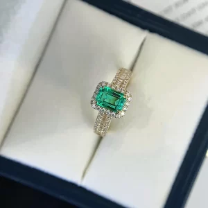 18K Gold Lab-Grown Emerald Ring — 0.89 ct — view 1