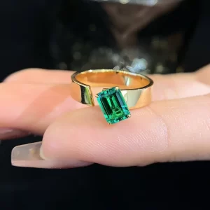 18K Gold Lab-Grown Emerald Ring — 0.9 ct — view 1